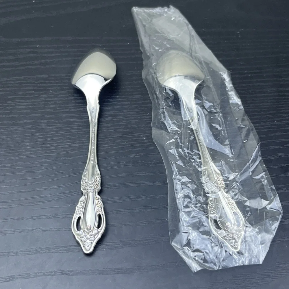 Oneida Kennett Distinction Deluxe HH Grapefruit Spoons Lot of 2 Stainless USA